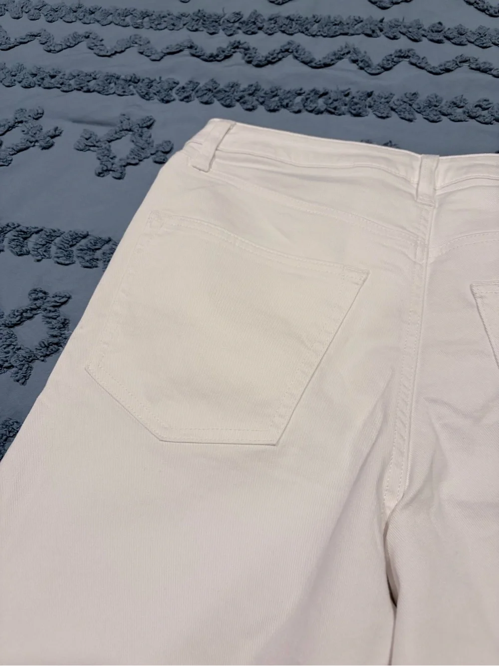 Express Men’s White Relaxed Stretch Denim Shorts Size 31 NWT